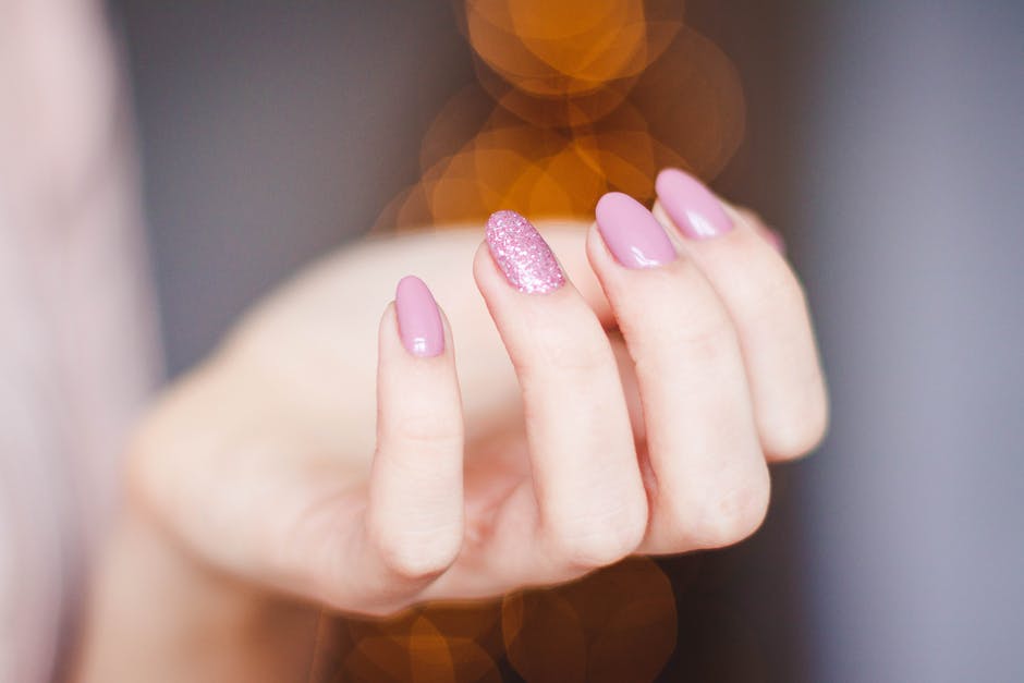  Nagellack aus Stoff entfernen